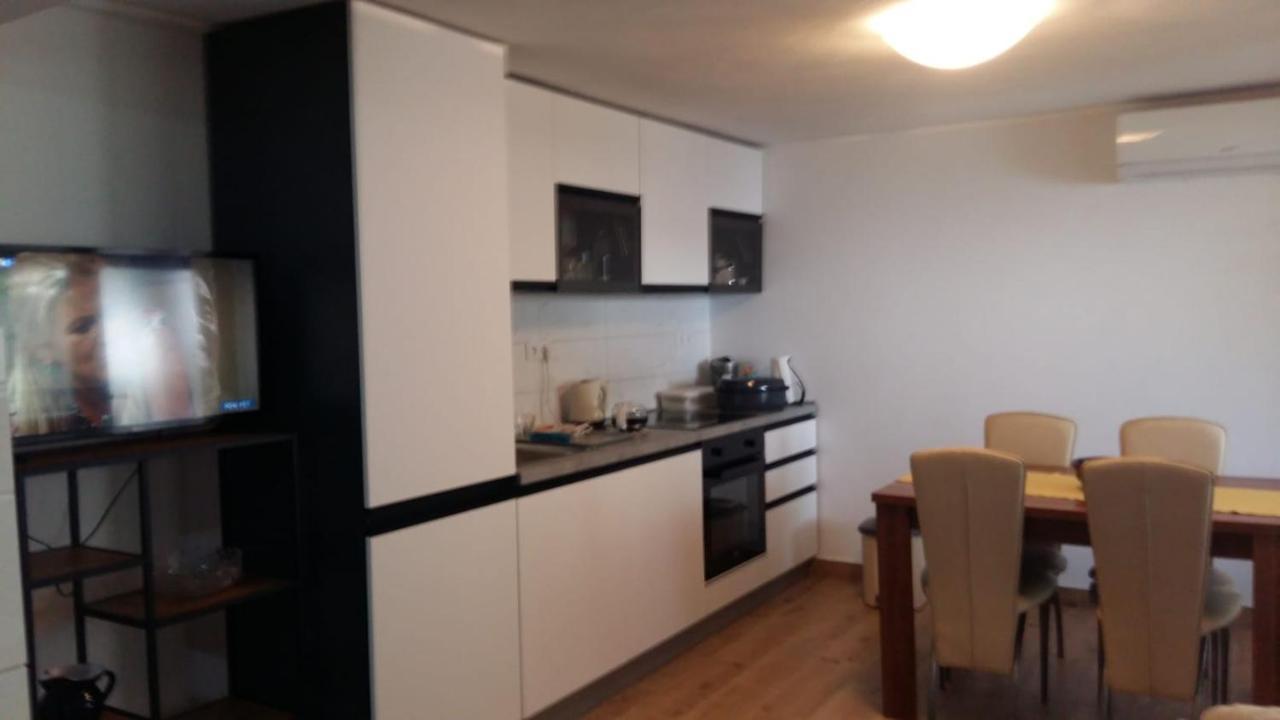 Apartmani Gojevic Водице Екстер'єр фото